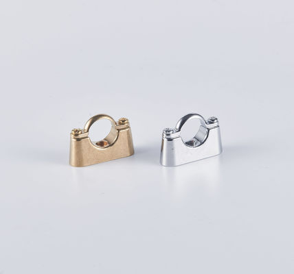 Saddelpijpklem voor het veilig vasthouden van buizen Gemakkelijk te installeren Watergooien Gekroomd